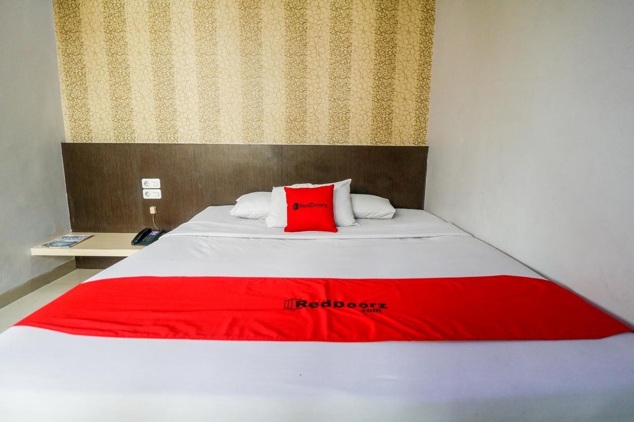 Reddoorz Plus Near Pasar Wisata Pekanbaru Eksteriør billede