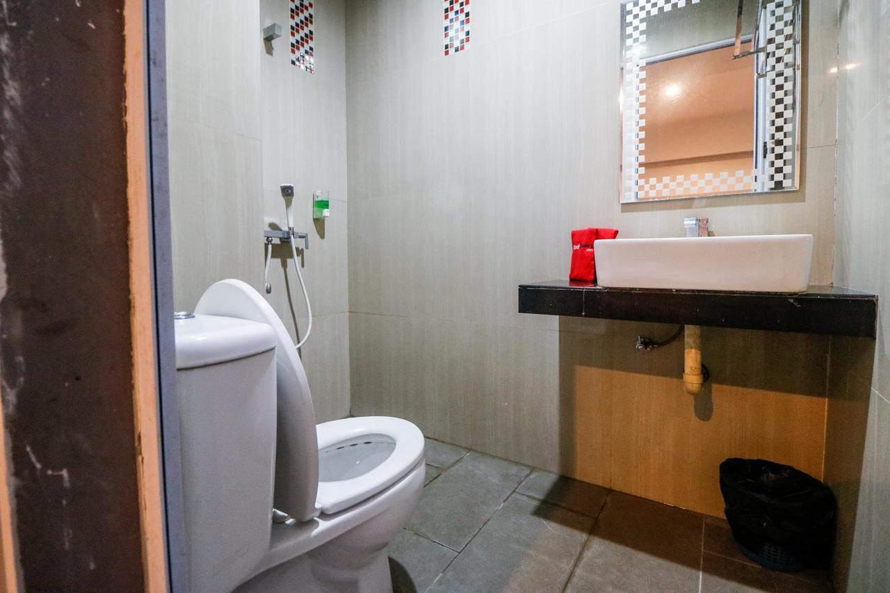 Reddoorz Plus Near Pasar Wisata Pekanbaru Eksteriør billede
