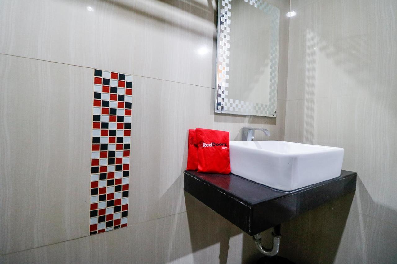 Reddoorz Plus Near Pasar Wisata Pekanbaru Eksteriør billede