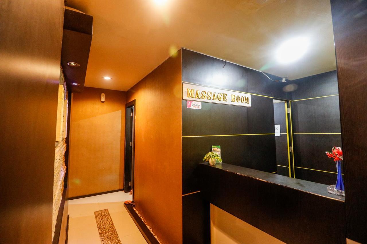 Reddoorz Plus Near Pasar Wisata Pekanbaru Eksteriør billede