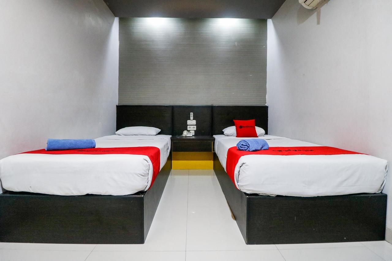 Reddoorz Plus Near Pasar Wisata Pekanbaru Eksteriør billede